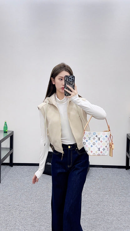 L 25 Hooded printed woolen waistcoat
