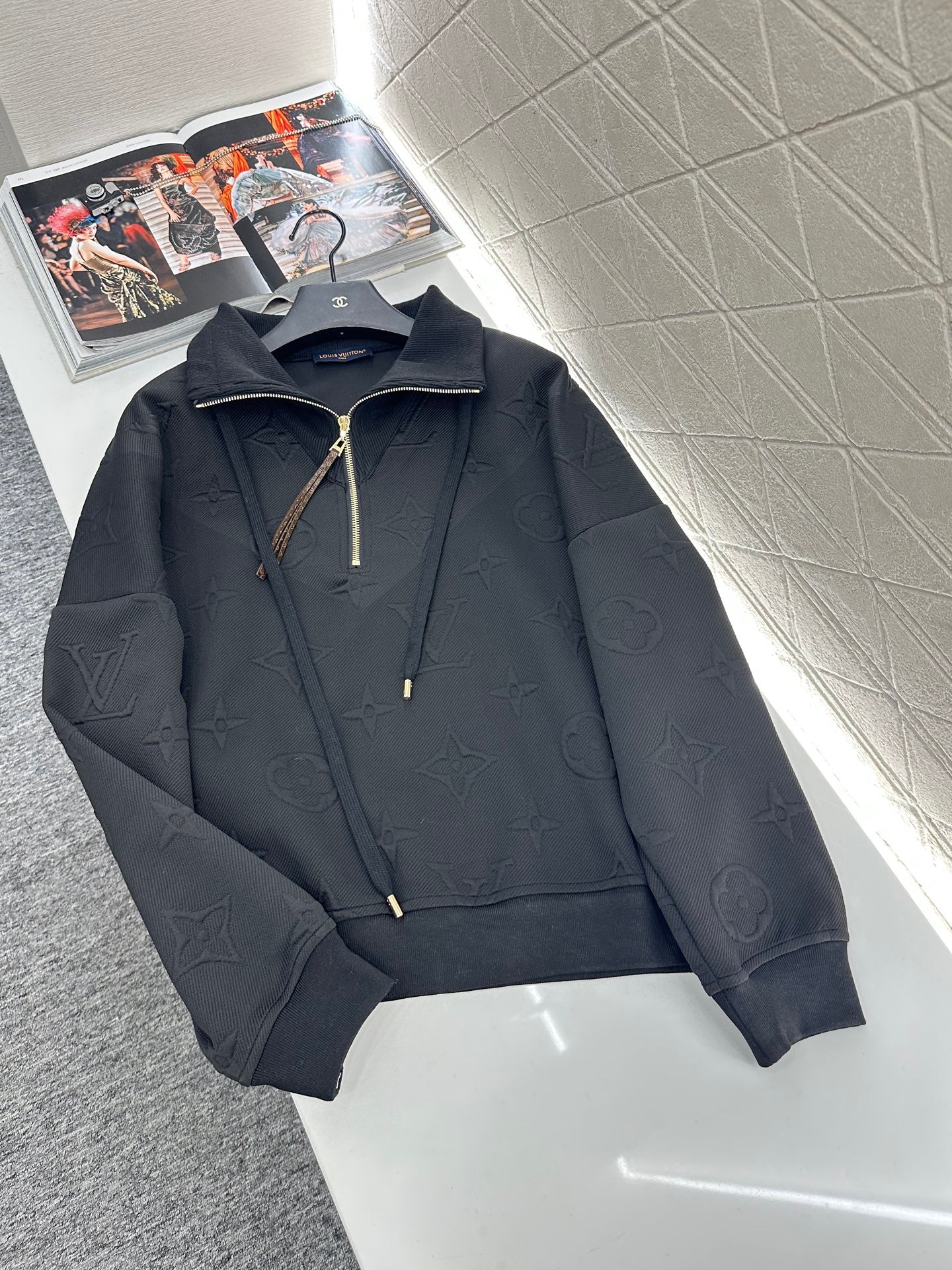 L 25 embossed logo half-placket sweatshirt
