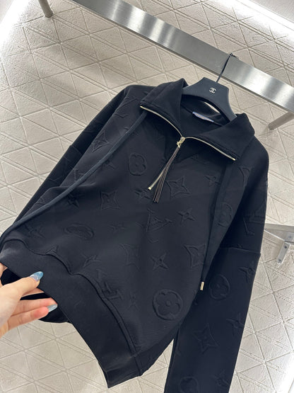L 25 embossed logo half-placket sweatshirt