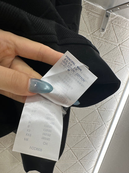 L 25 embossed logo half-placket sweatshirt