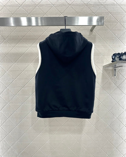 L 25 Reversible Teddy Vest(black/white)