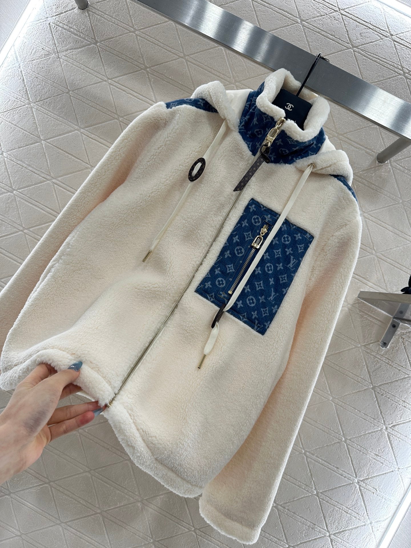 L 25 Hooded Teddy Lamb Jacket