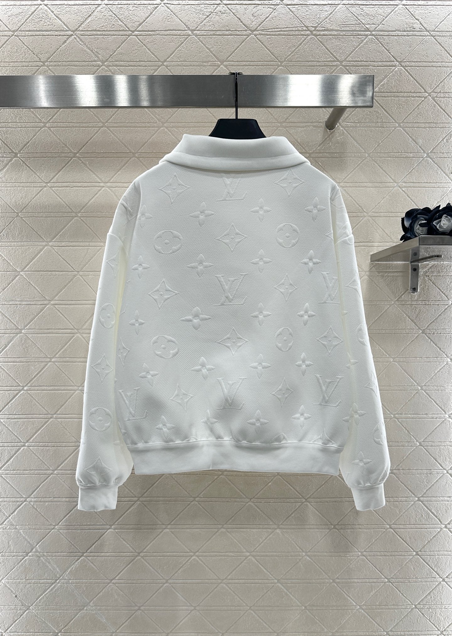 L 25 embossed logo half-placket sweatshirt