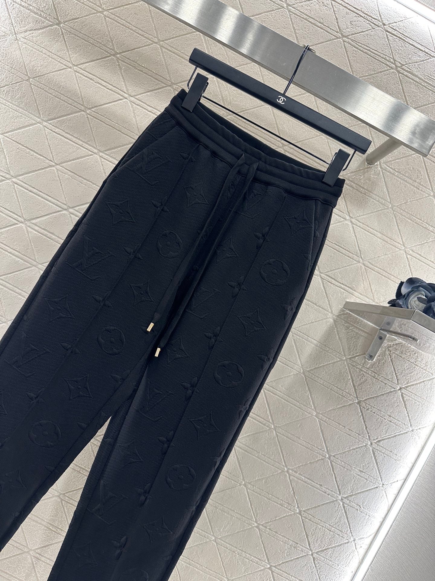 L 25 Embossed LOGO Hooded Waist Jacket and Pants Set