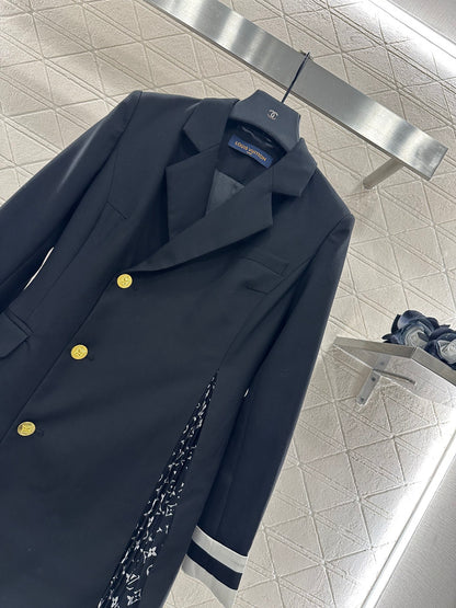 L 25 Irregular belt-stitched suit