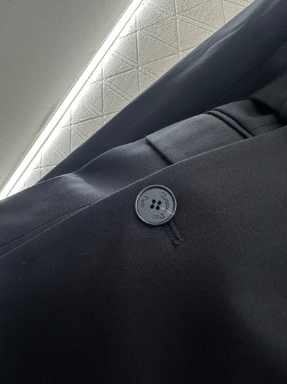 Di 25 Irregular belt-stitched suit