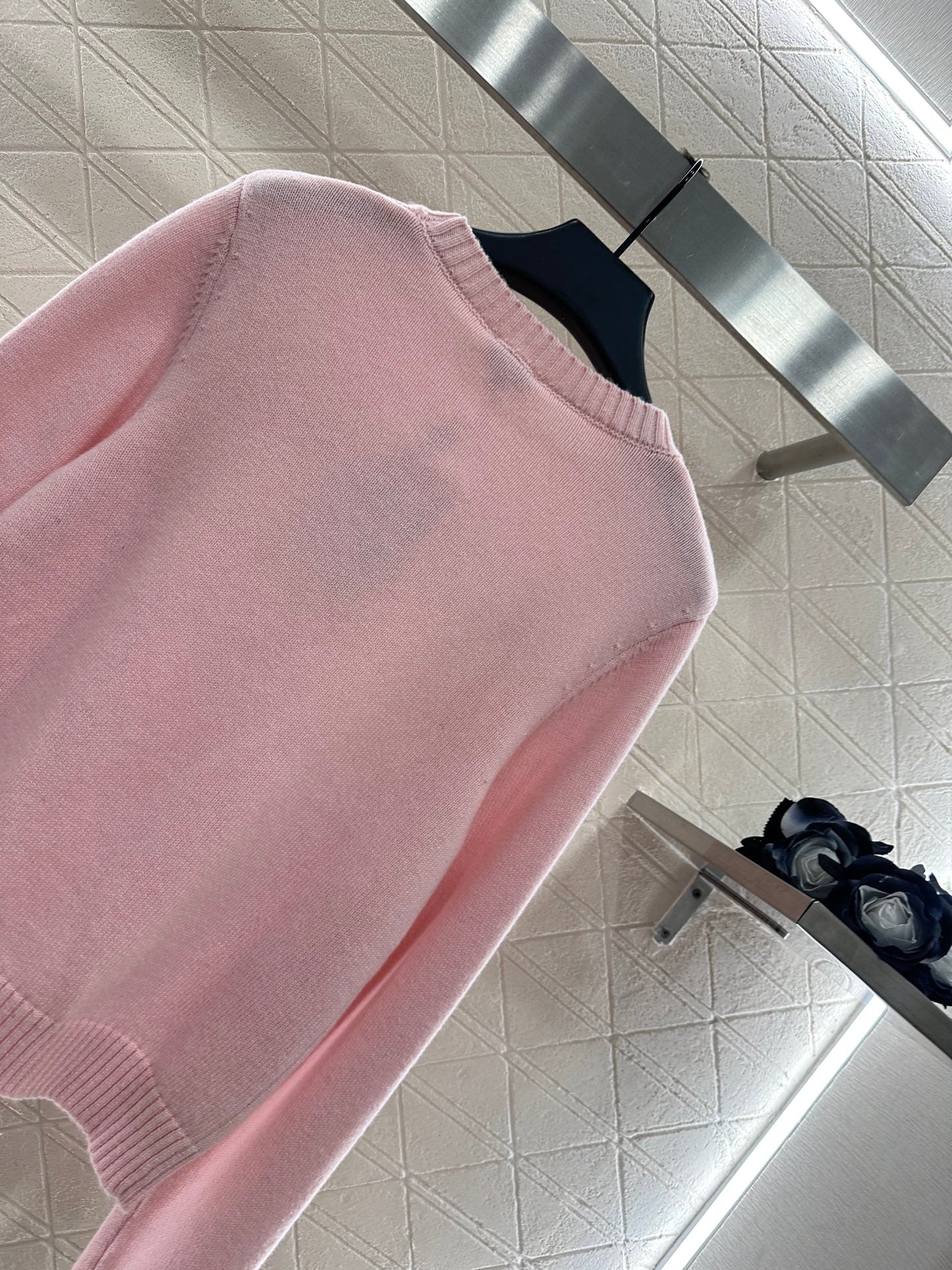 C 25 Loose-knit cashmere sweater with monogram logo