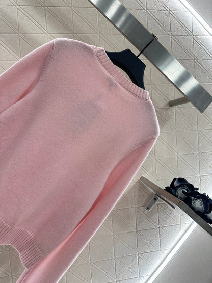 C 25 Loose-knit cashmere sweater with monogram logo