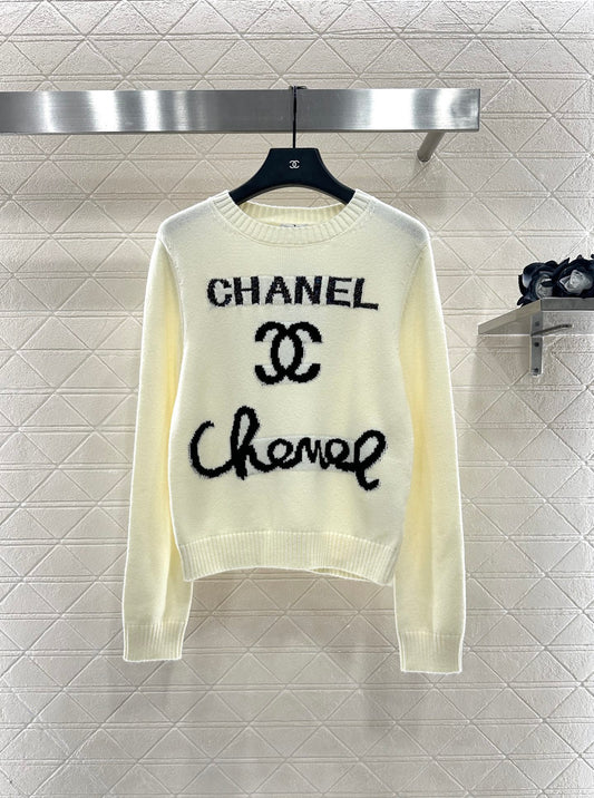 C 25 Loose-knit cashmere sweater with monogram logo
