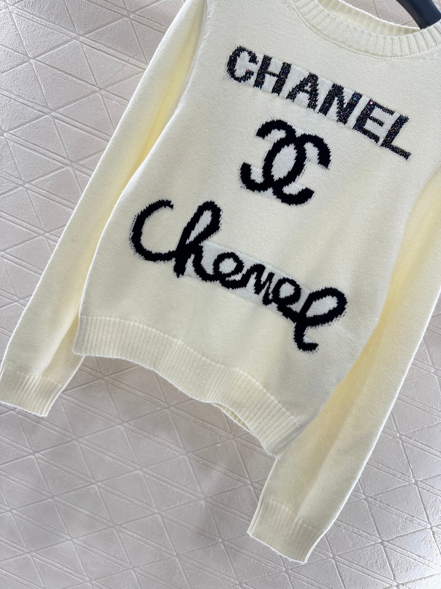 C 25 Loose-knit cashmere sweater with monogram logo