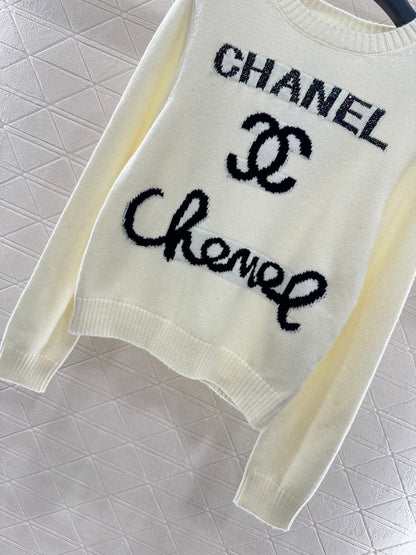 C 25 Loose-knit cashmere sweater with monogram logo