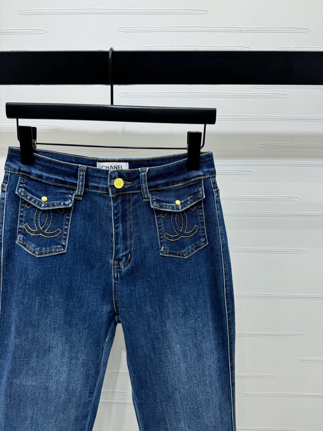 C 25 Small pockets slim-fit jeans