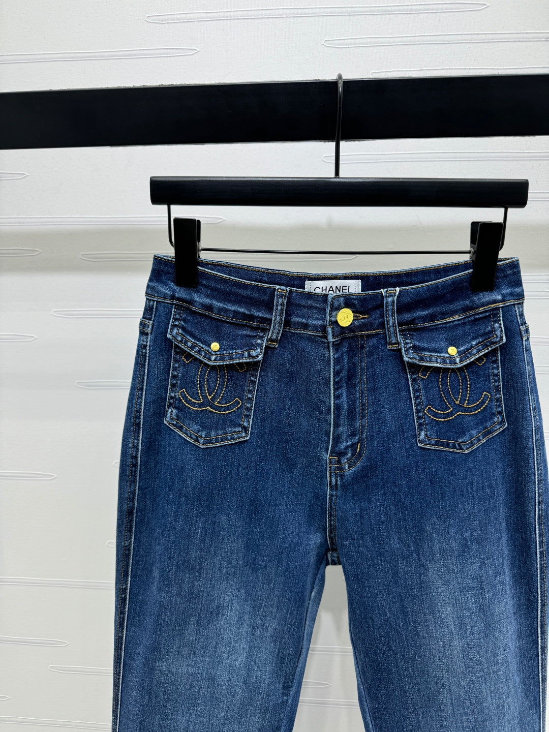 C 25 Small pockets slim-fit jeans