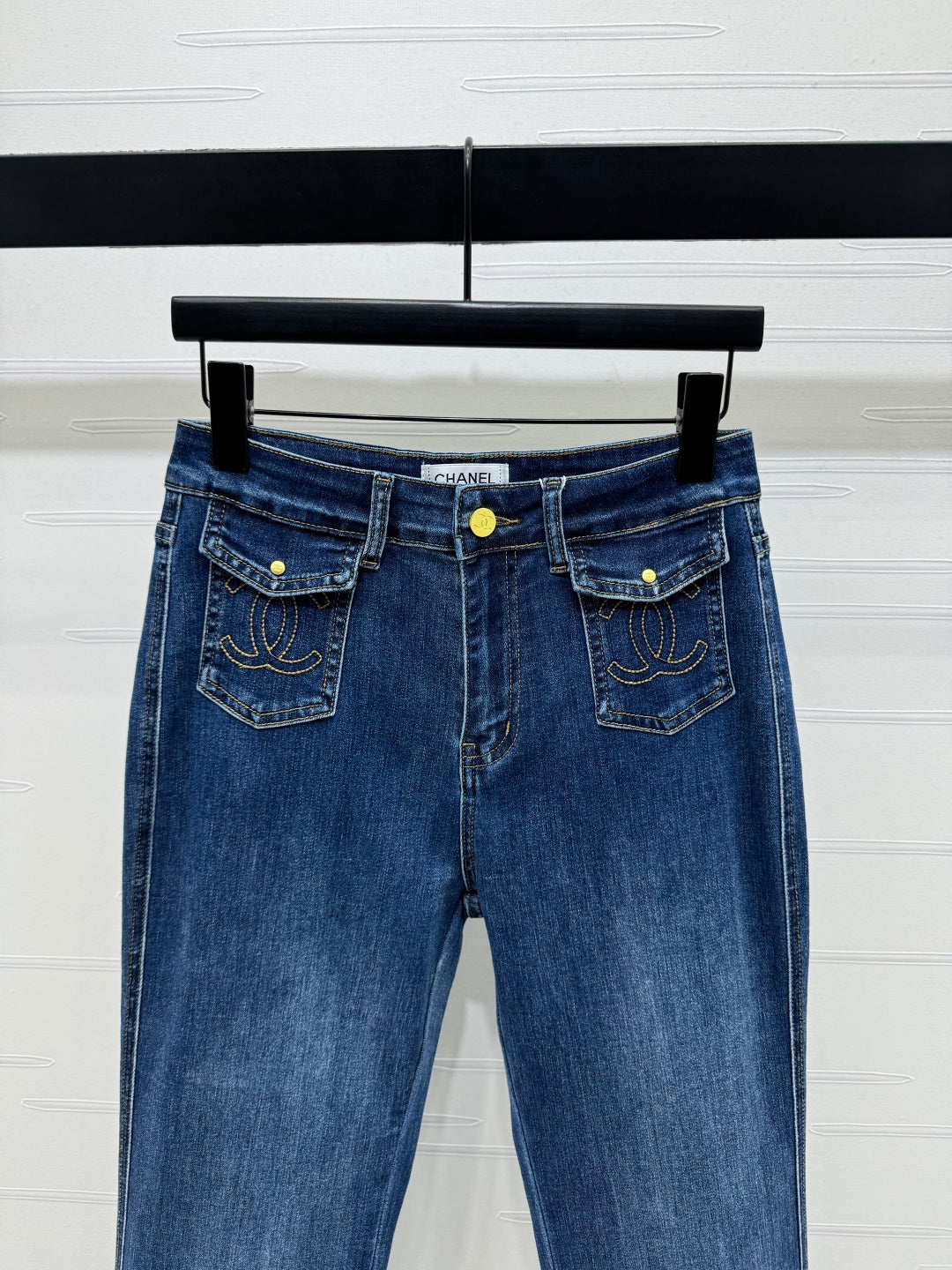 C 25 Small pockets slim-fit jeans