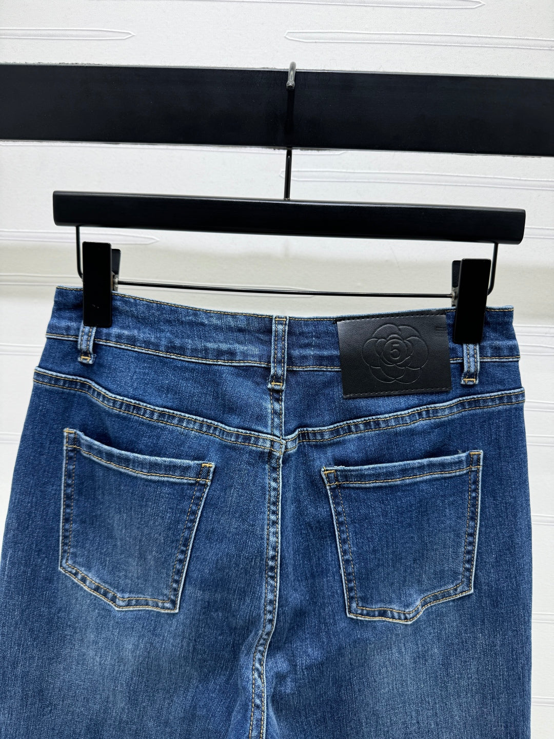 C 25 Small pockets slim-fit jeans
