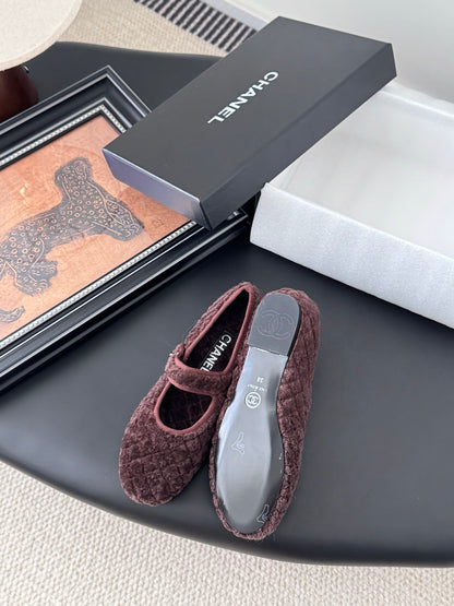 C 25K New wool ballet flats