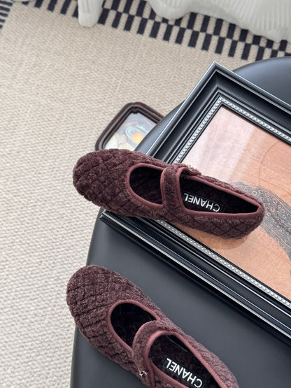 C 25K New wool ballet flats