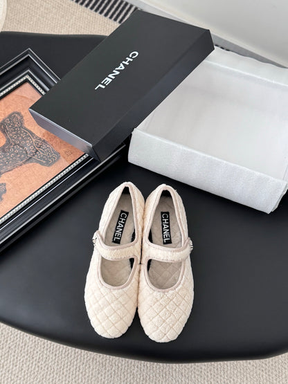 C 25K New wool ballet flats