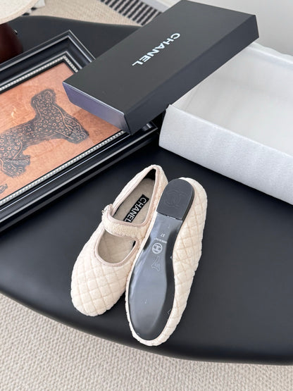 C 25K New wool ballet flats