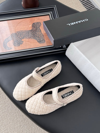 C 25K New wool ballet flats