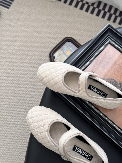 C 25K New wool ballet flats
