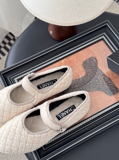 C 25K New wool ballet flats