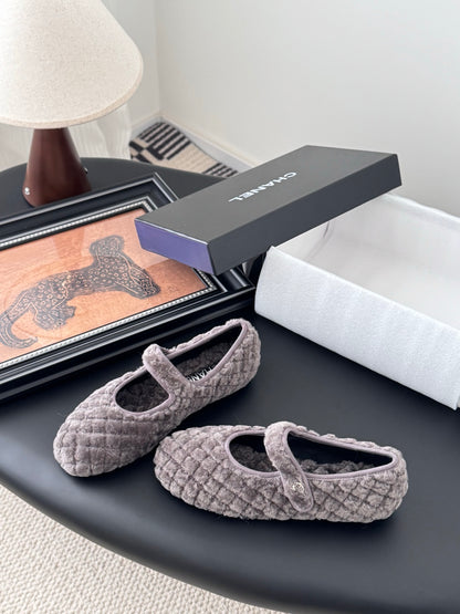 C 25K New wool ballet flats