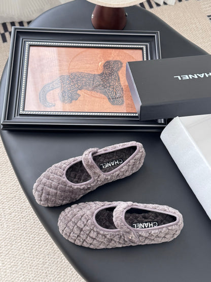 C 25K New wool ballet flats