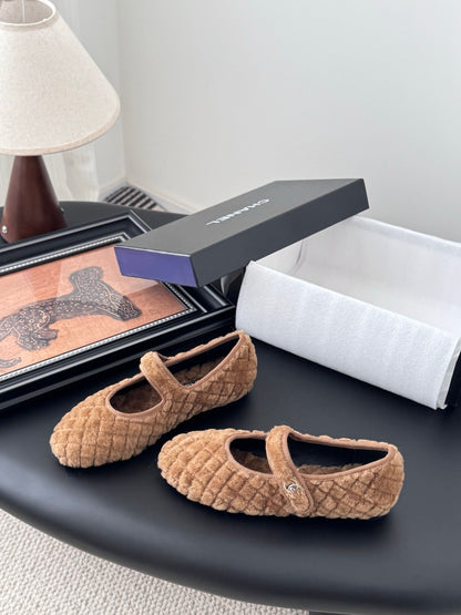 C 25K New wool ballet flats