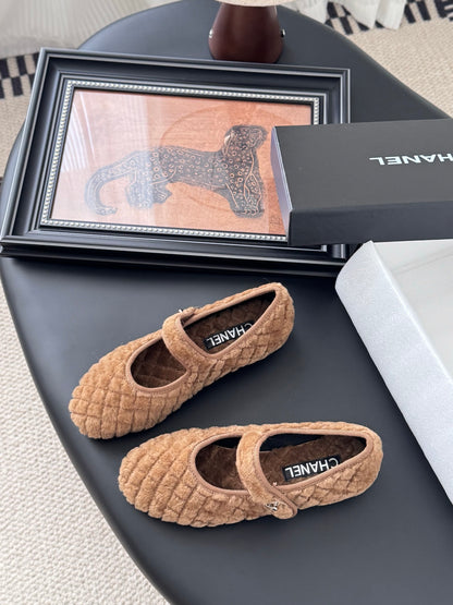 C 25K New wool ballet flats
