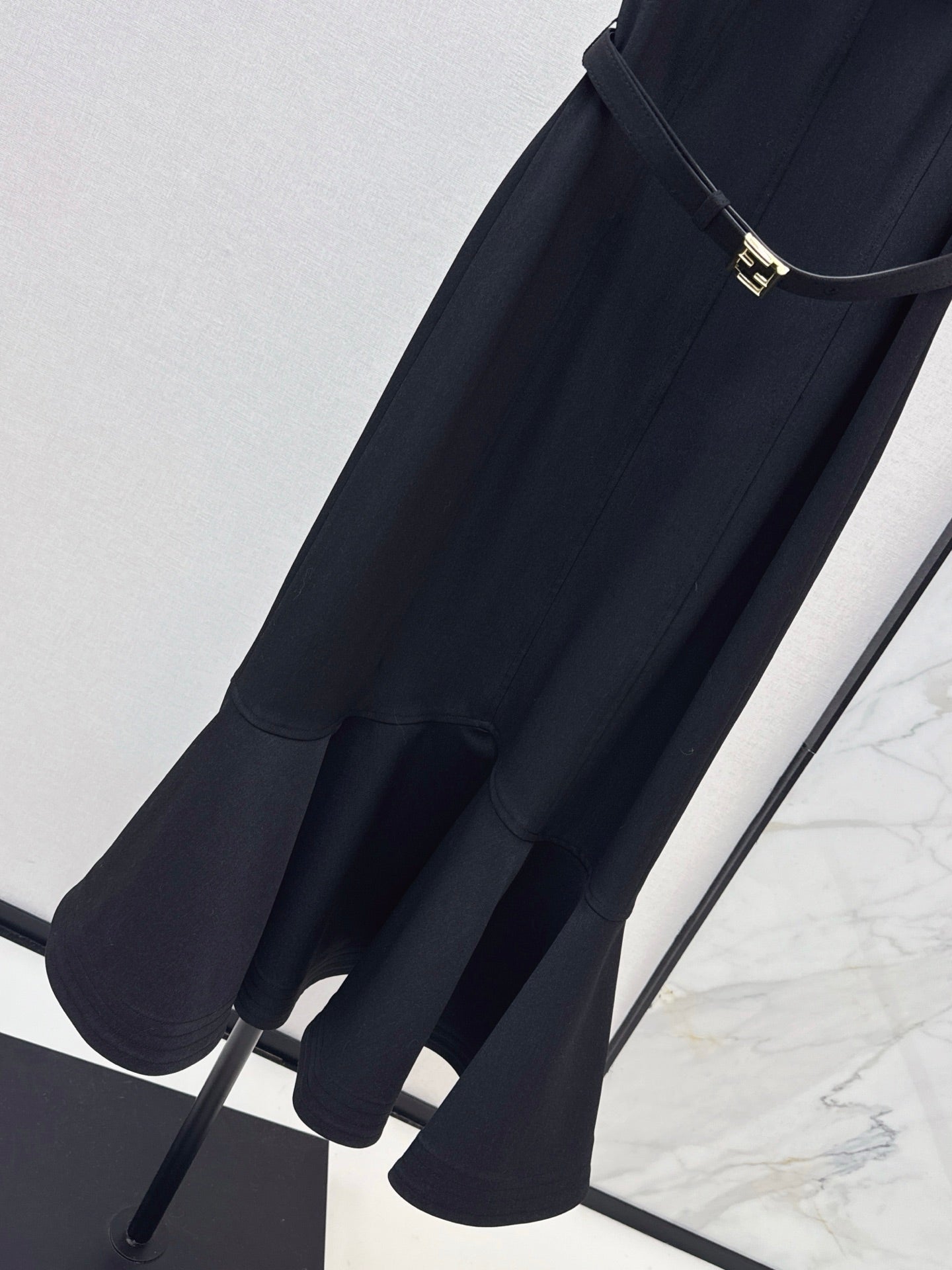 Fe 25 Black sleeveless ruffled fishtail skirt dress🖤