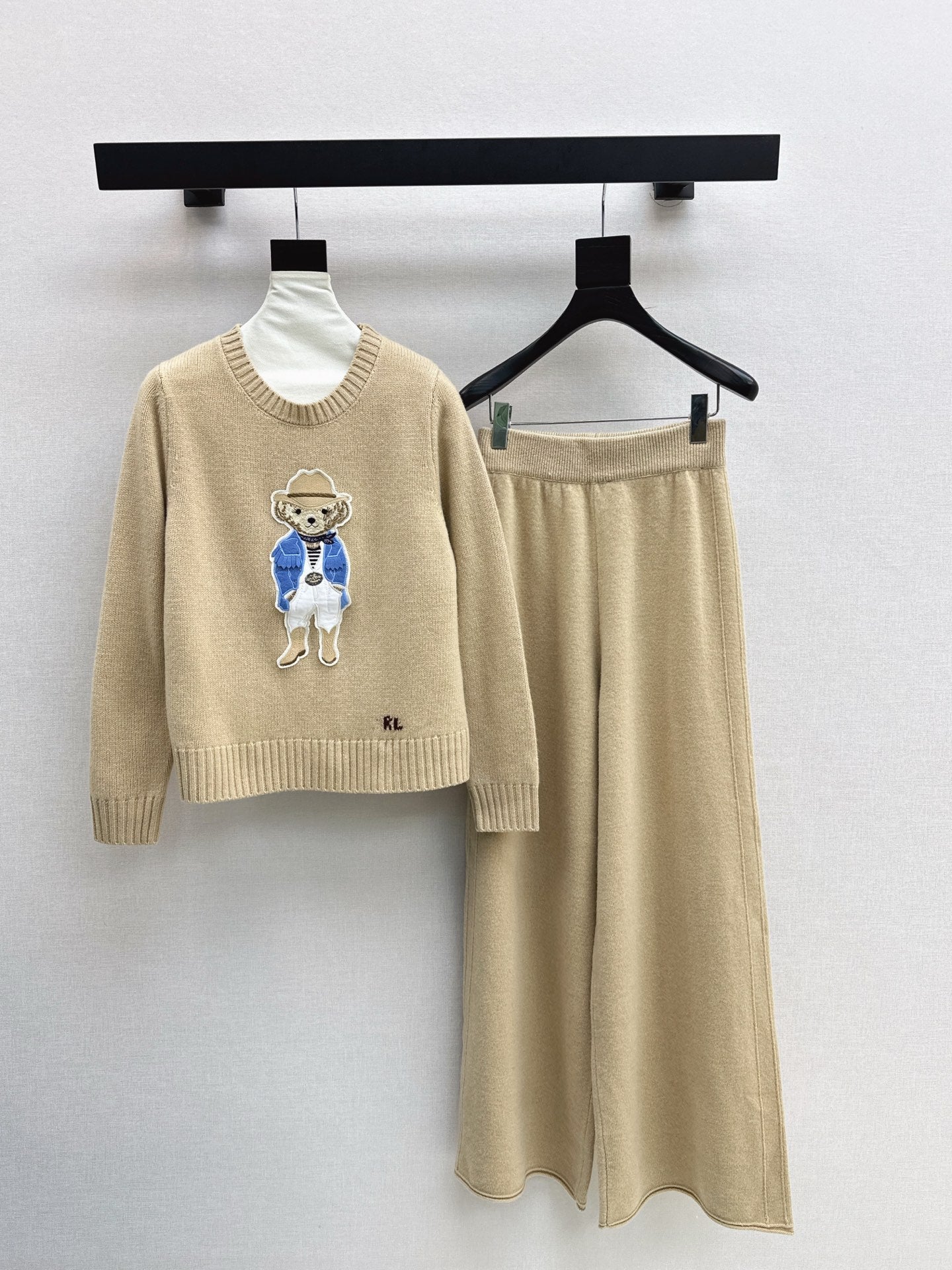 Ral 25 Blue Gentleman Bear Round Neck Wool Sweater + Elastic Waist Straight Pants(navy/beigi/khaki)