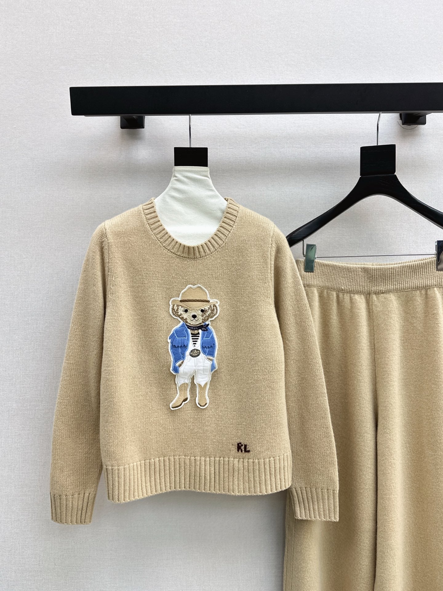 Ral 25 Blue Gentleman Bear Round Neck Wool Sweater + Elastic Waist Straight Pants(navy/beigi/khaki)