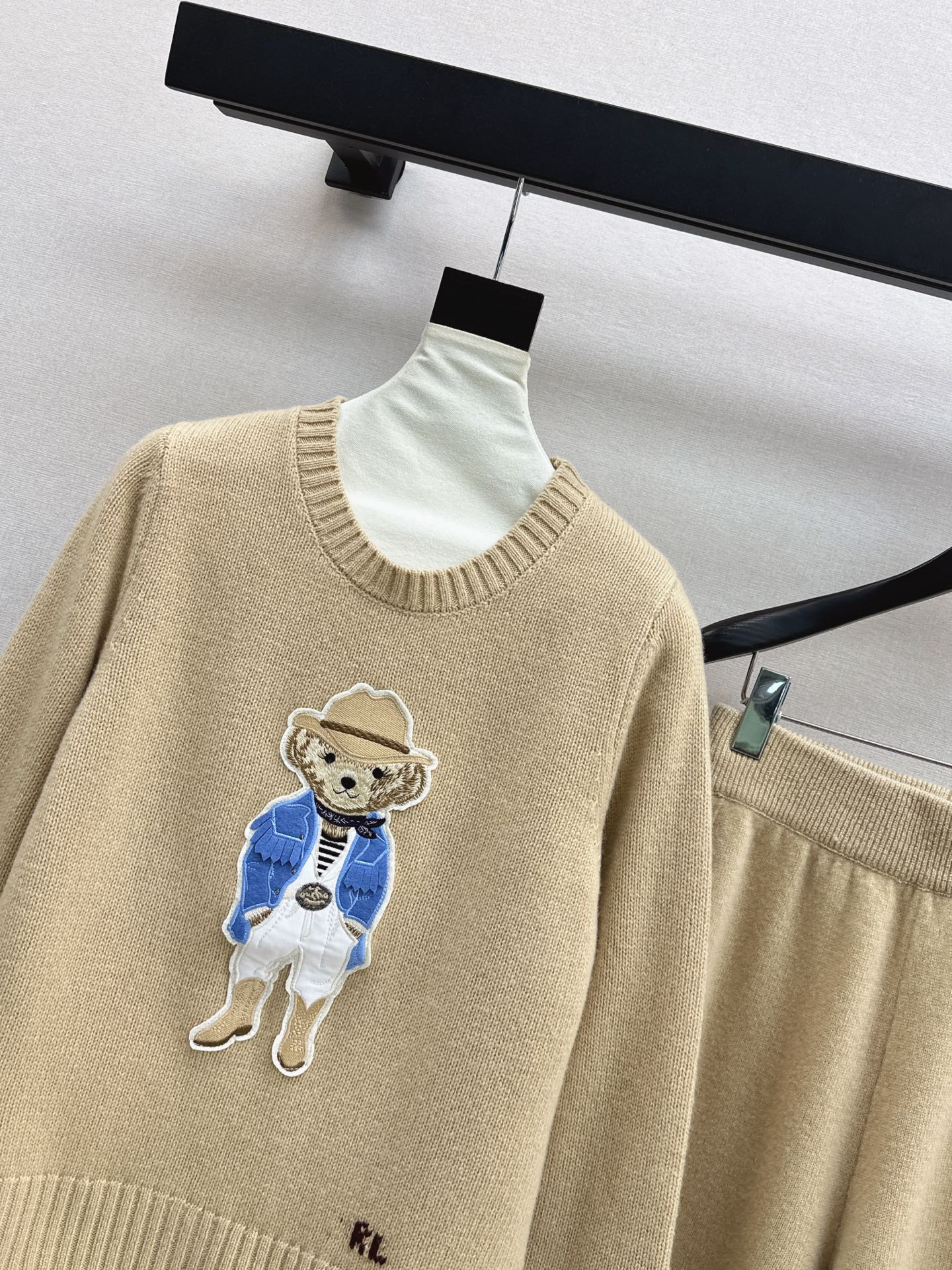 Ral 25 Blue Gentleman Bear Round Neck Wool Sweater + Elastic Waist Straight Pants(navy/beigi/khaki)