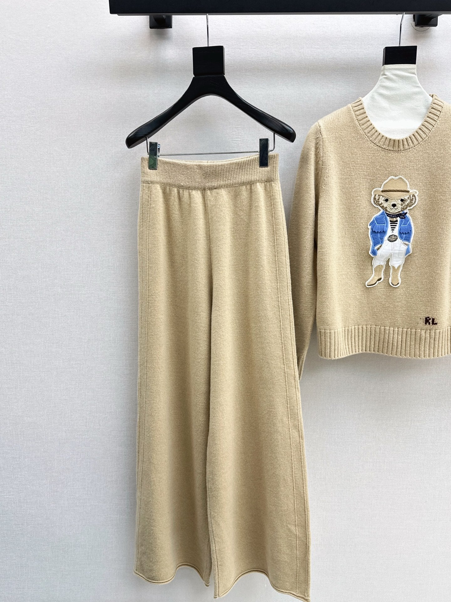 Ral 25 Blue Gentleman Bear Round Neck Wool Sweater + Elastic Waist Straight Pants(navy/beigi/khaki)