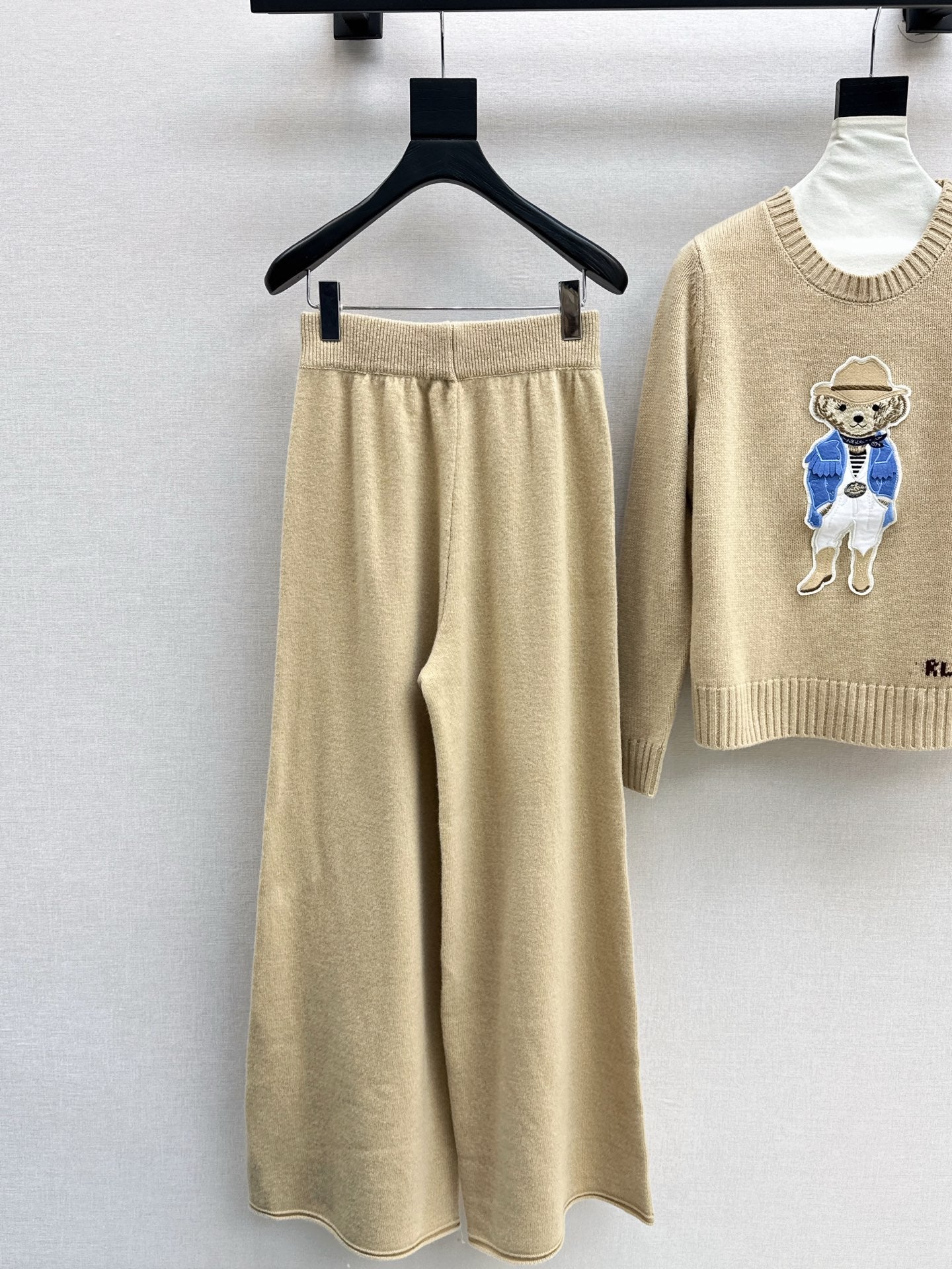 Ral 25 Blue Gentleman Bear Round Neck Wool Sweater + Elastic Waist Straight Pants(navy/beigi/khaki)