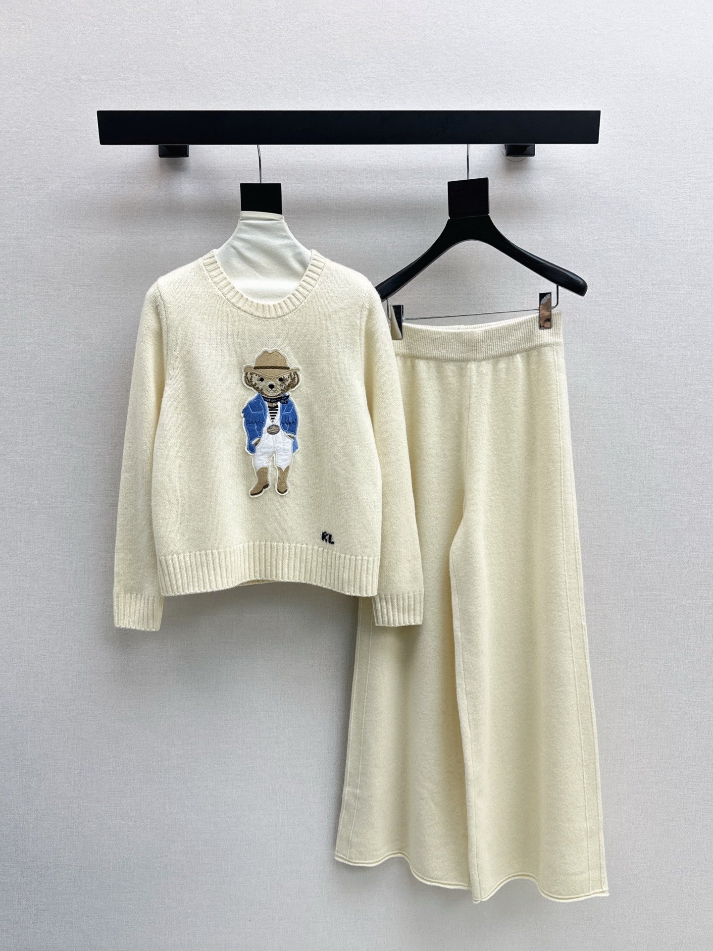 Ral 25 Blue Gentleman Bear Round Neck Wool Sweater + Elastic Waist Straight Pants(navy/beigi/khaki)