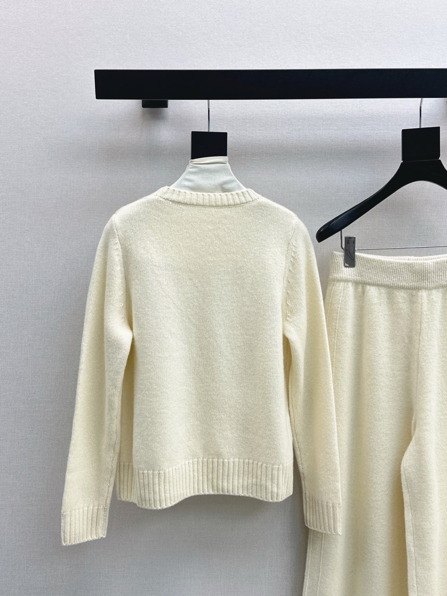 Ral 25 Blue Gentleman Bear Round Neck Wool Sweater + Elastic Waist Straight Pants(navy/beigi/khaki)
