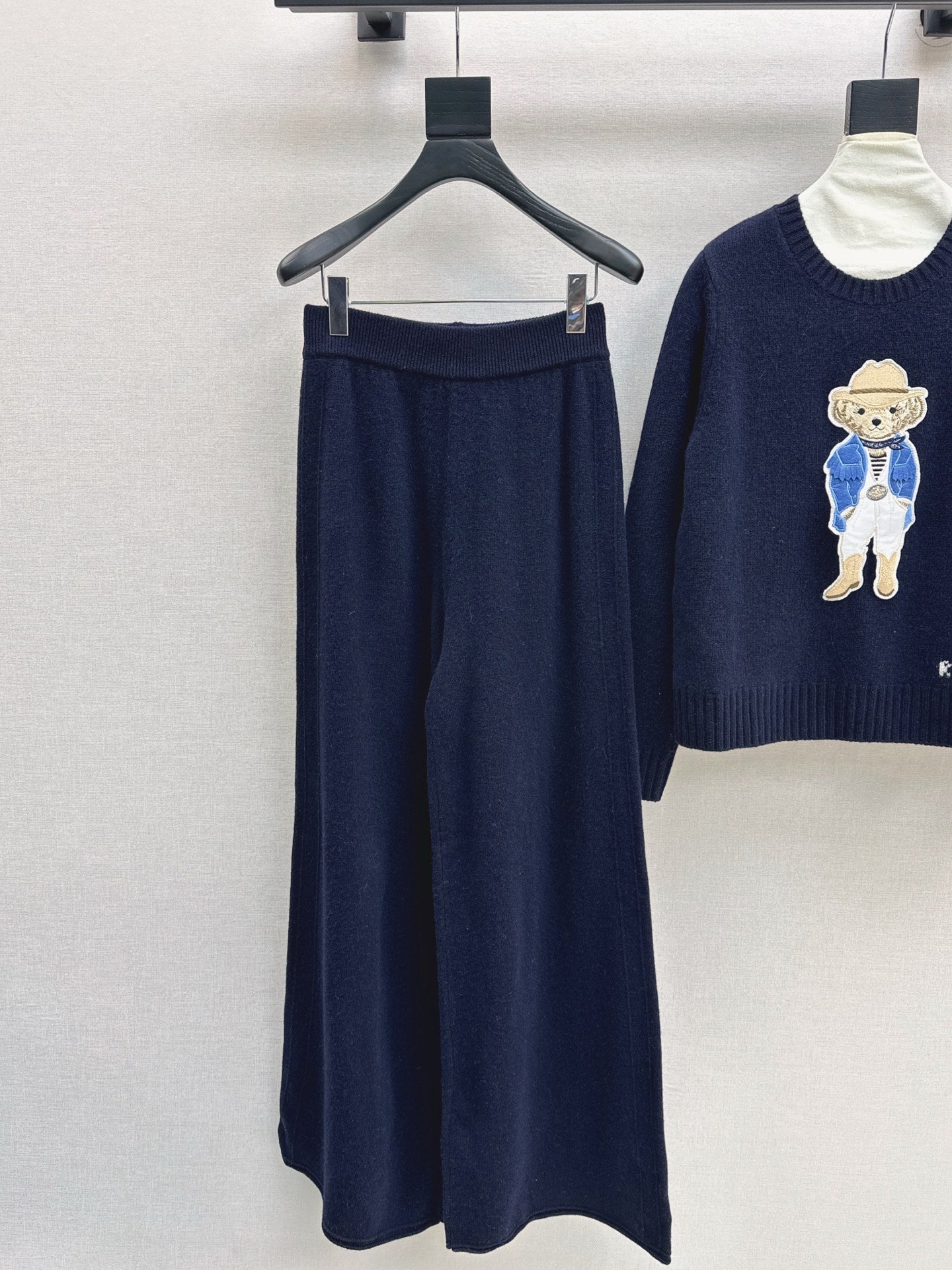 Ral 25 Blue Gentleman Bear Round Neck Wool Sweater + Elastic Waist Straight Pants(navy/beigi/khaki)