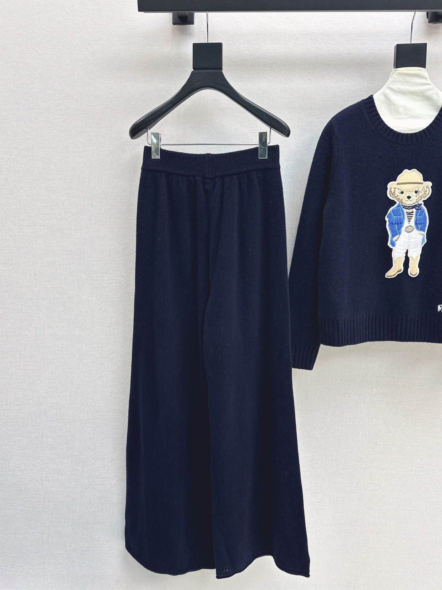 Ral 25 Blue Gentleman Bear Round Neck Wool Sweater + Elastic Waist Straight Pants(navy/beigi/khaki)