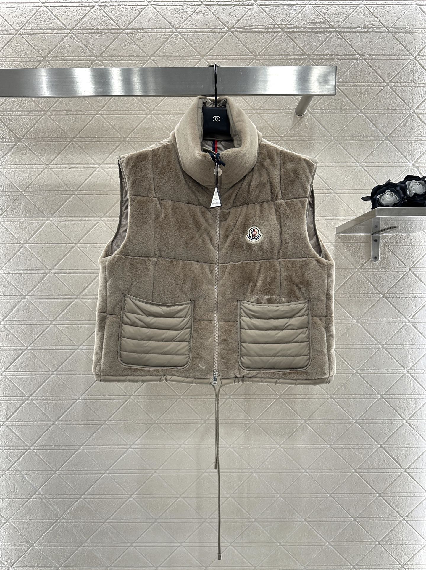 Mon 25 Stand-up collar down vest(WHITE/BROWN)