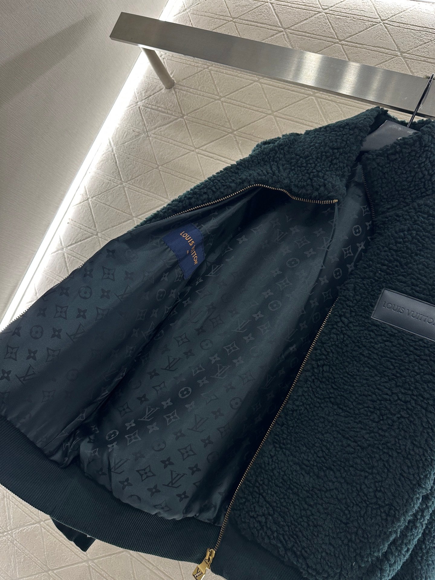 L 25 Teddy plush zipper jacket