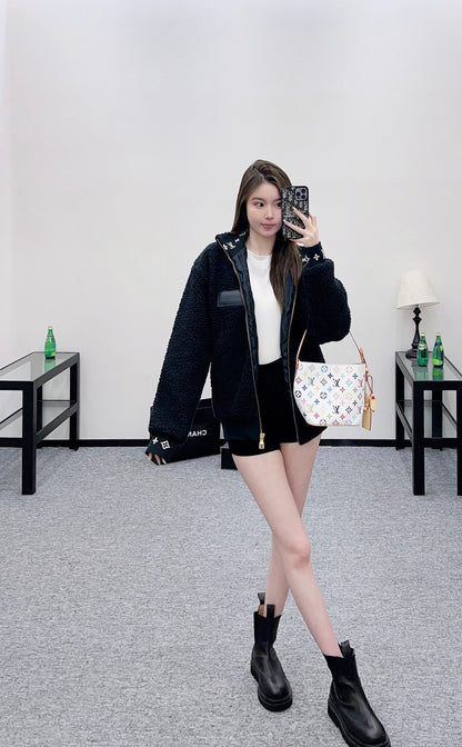 L 25 Teddy plush zipper jacket
