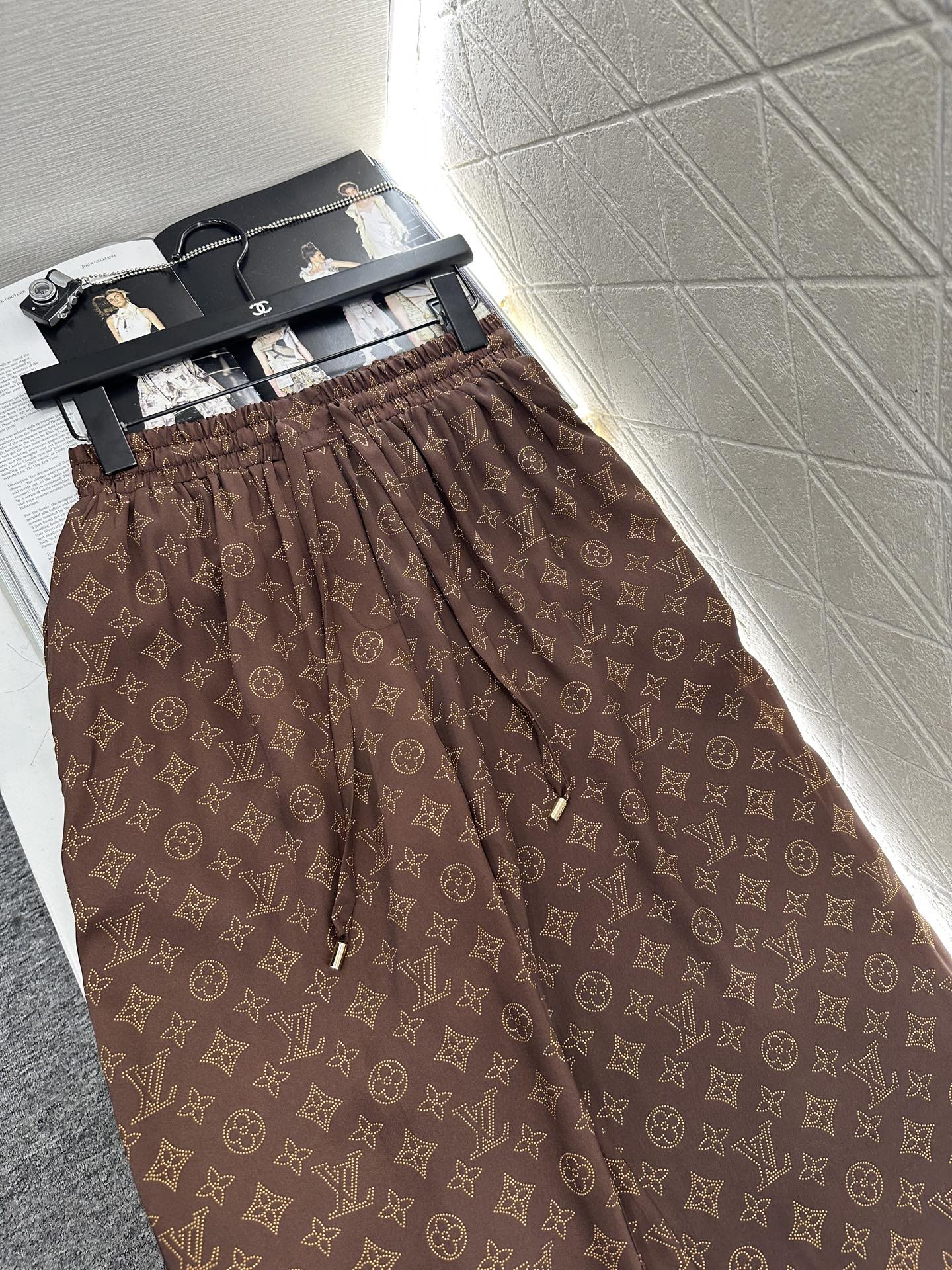 L 25 monogram full print pajamas set