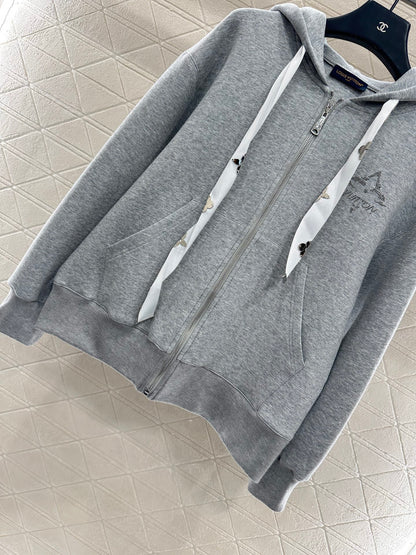 L 25 Hooded jacket and trousers set