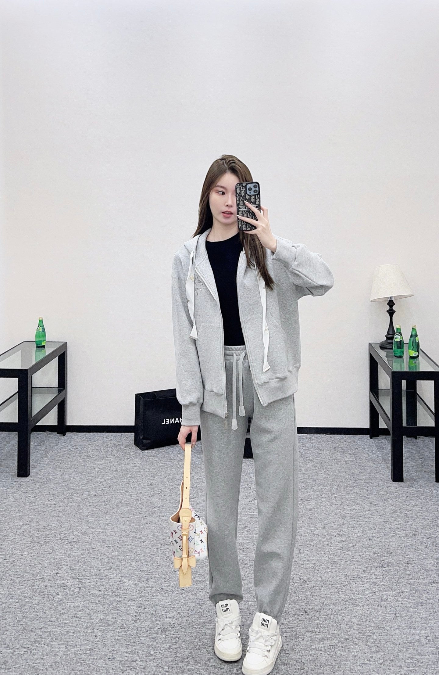 L 25 Hooded jacket and trousers set