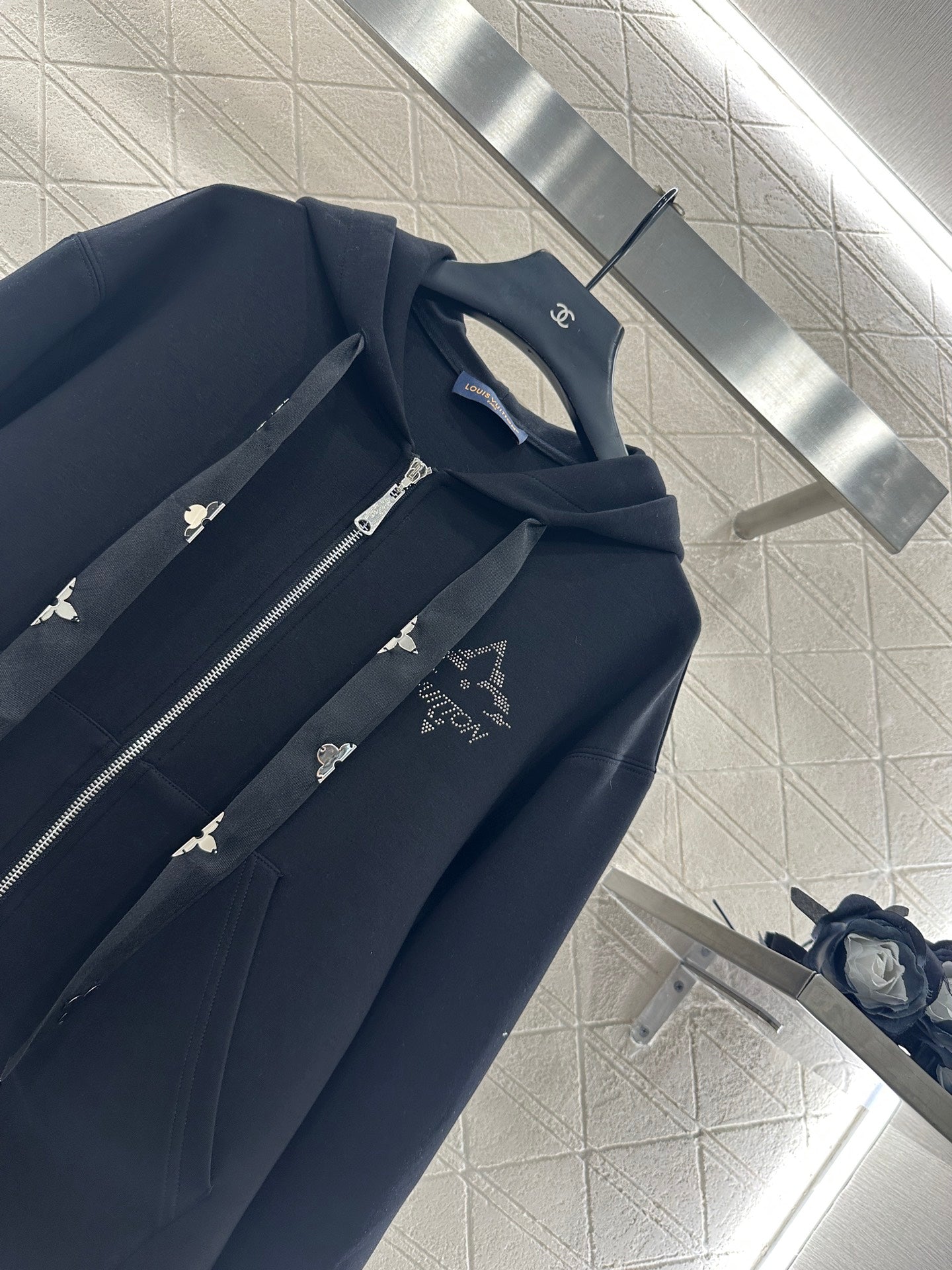 L 25 Hooded jacket and trousers set
