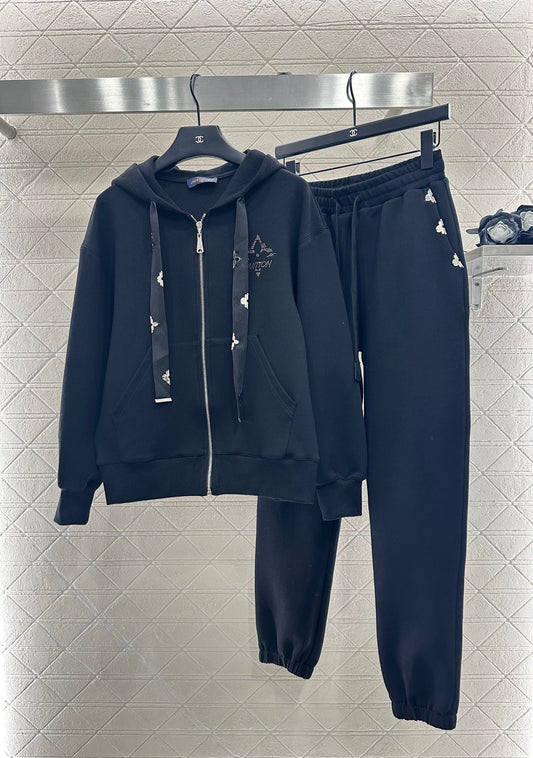 L 25 Hooded jacket and trousers set