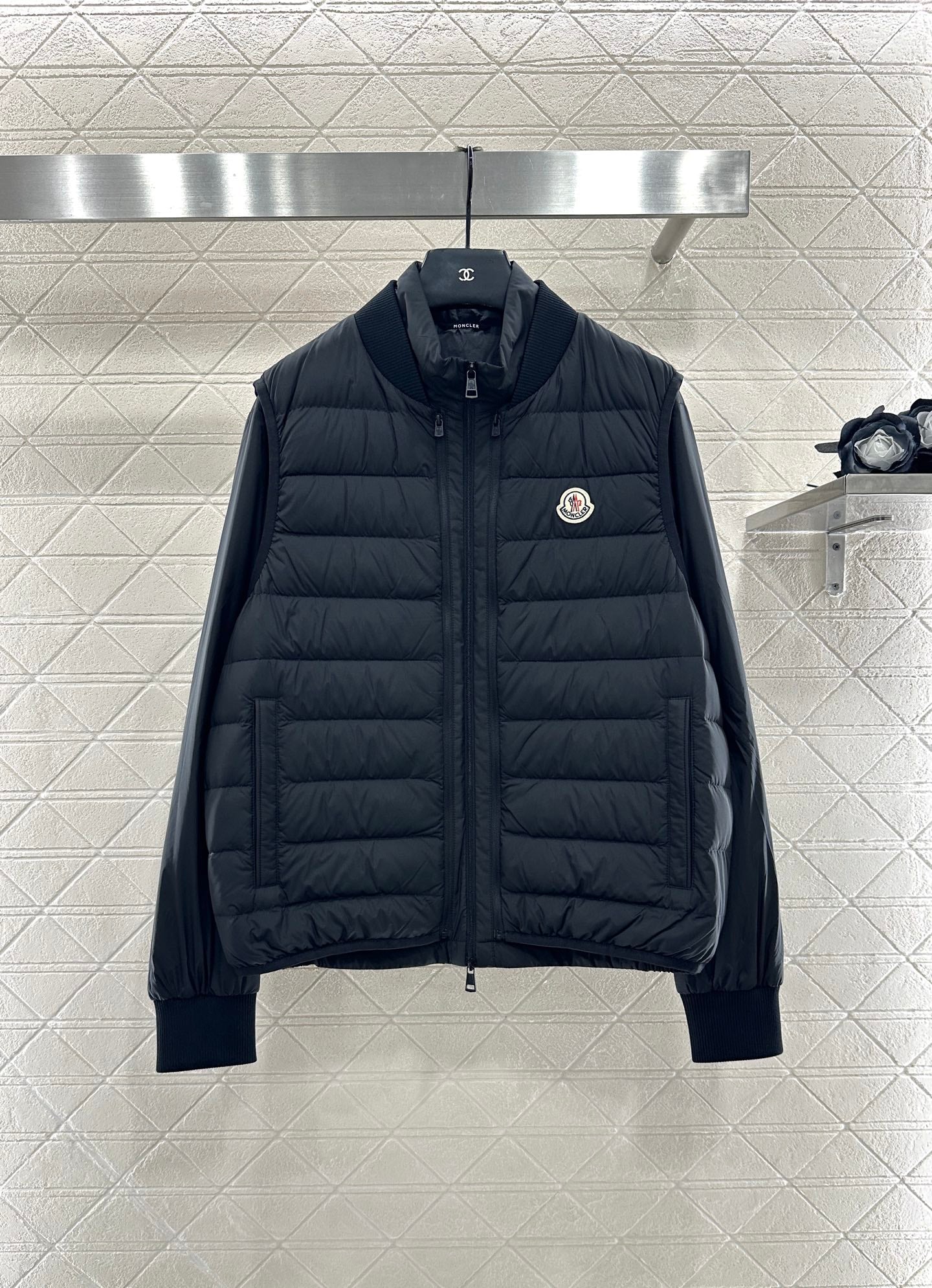 Mon 25 Rectangular embossed down jacket two-piece set