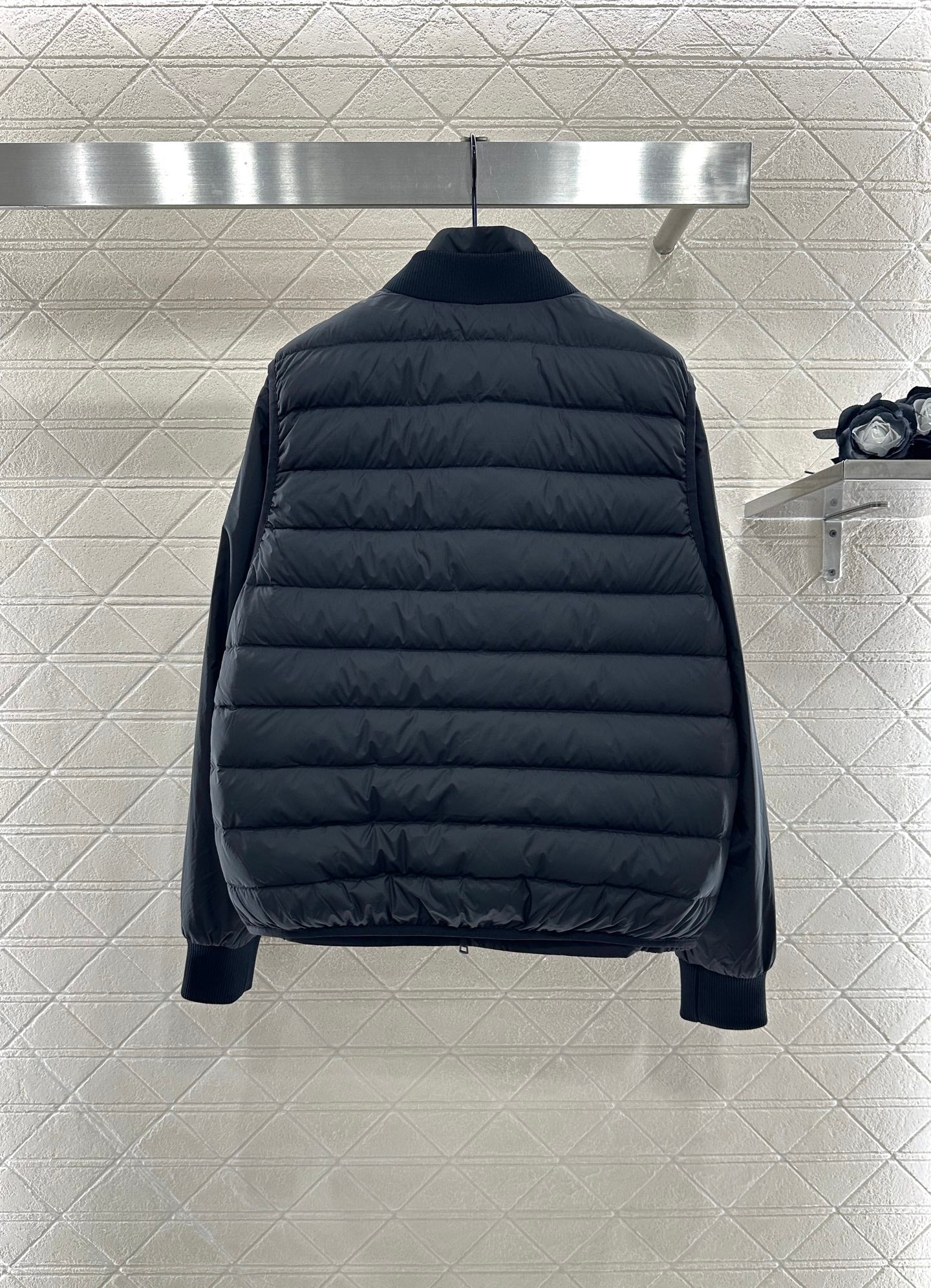 Mon 25 Rectangular embossed down jacket two-piece set